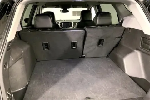 More photos of 2024 GMC Terrain SLT at Cable Dahmer Buick GMC of Independence, MO