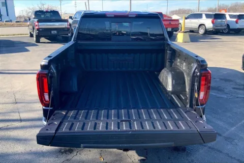More photos of 2026 GMC Sierra 1500 SLT at Cable Dahmer Buick GMC of Independence, MO