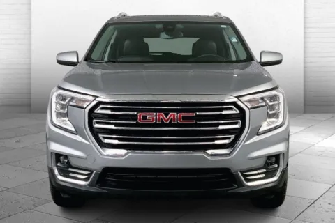 Photos of 2024 GMC Terrain SLT for sale in Independence, MO at Cable Dahmer Buick GMC of Independence