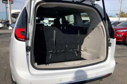 More photos of 2023 Chrysler Pacifica Touring L at Cable Dahmer Buick GMC of Independence, MO