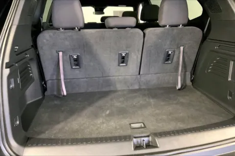 More photos of 2025 GMC Acadia Elevation at Cable Dahmer Buick GMC of Independence, MO