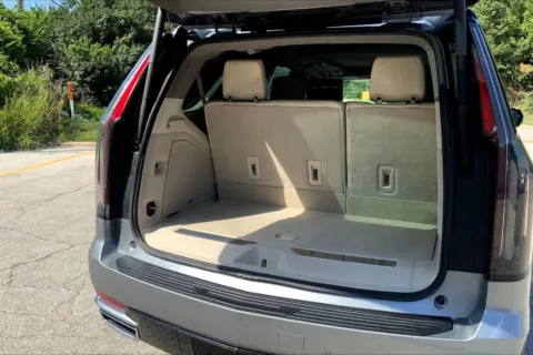 More photos of 2023 Cadillac Escalade Premium Luxury Platinum at Cable Dahmer Cadillac of Kansas City, MO