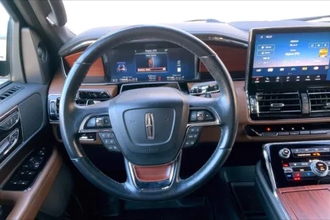 More photos of 2022 Lincoln Navigator Reserve at Cable Dahmer Cadillac of Kansas City, MO