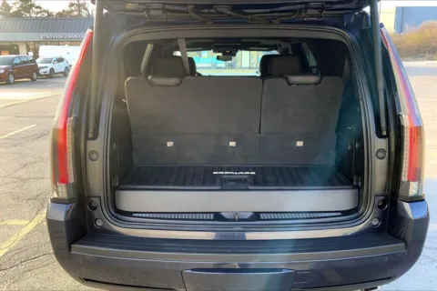 More photos of 2020 Cadillac Escalade Platinum at Cable Dahmer Cadillac of Kansas City, MO