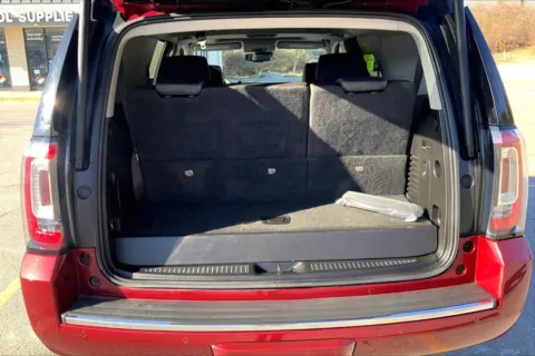 More photos of 2020 GMC Yukon Denali at Cable Dahmer Cadillac of Kansas City, MO