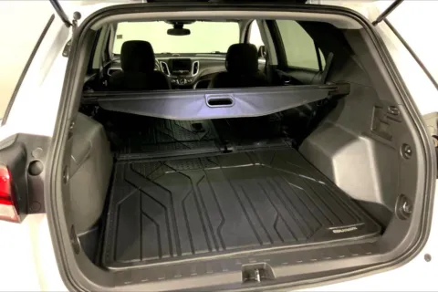 More photos of 2023 Chevrolet Equinox LT at Cable Dahmer Cadillac of Kansas City, MO