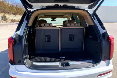 More photos of 2024 Cadillac XT6 Premium Luxury at Cable Dahmer Cadillac of Kansas City, MO