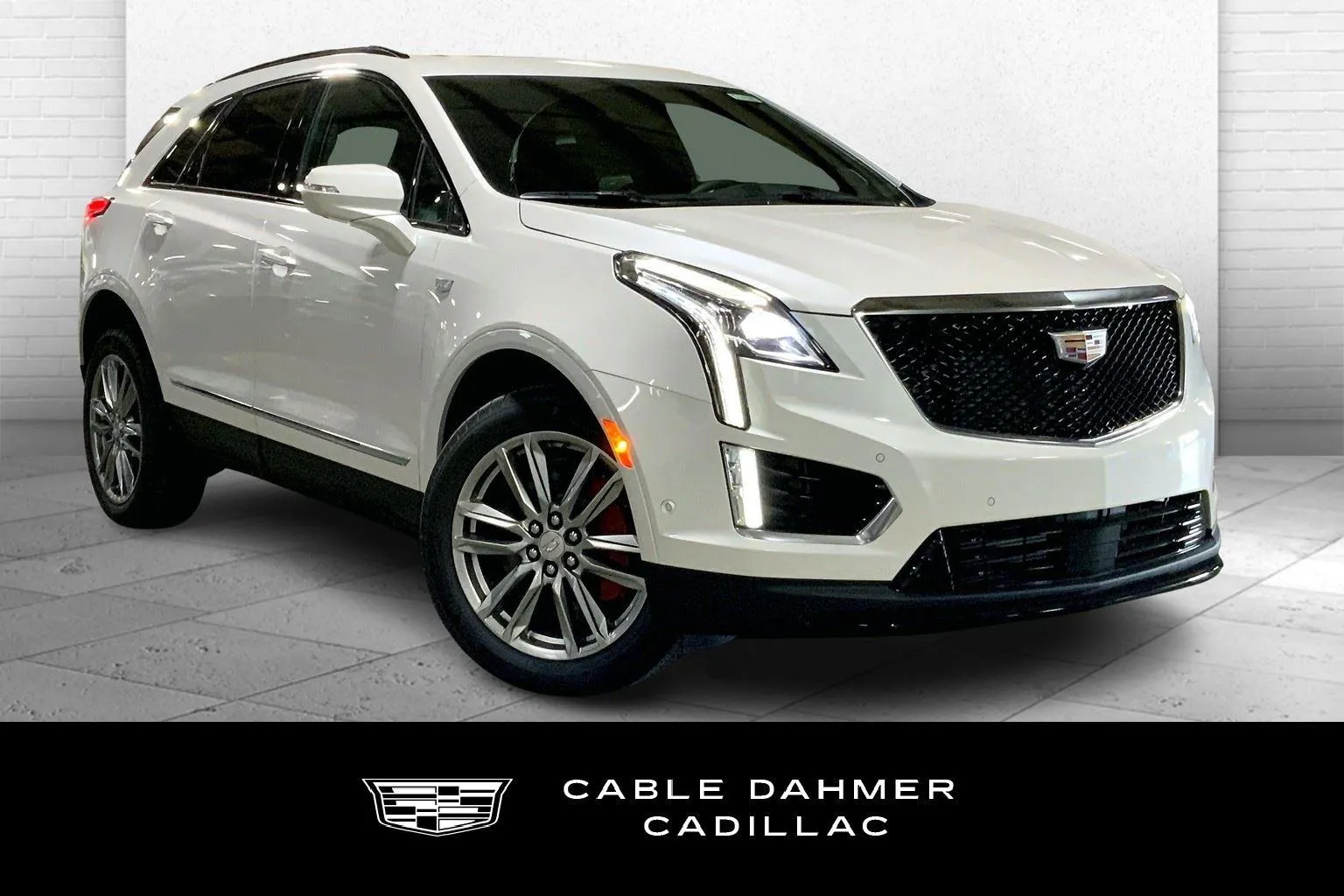White 2025 Cadillac XT5 AWD Sport for sale in Kansas City, MO