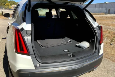 More photos of 2025 Cadillac XT5 FWD Luxury at Cable Dahmer Cadillac of Kansas City, MO