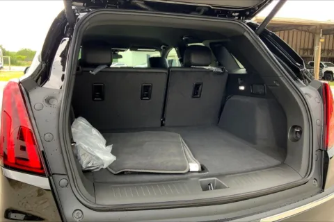 More photos of 2025 Cadillac XT5 FWD Luxury at Cable Dahmer Cadillac of Kansas City, MO