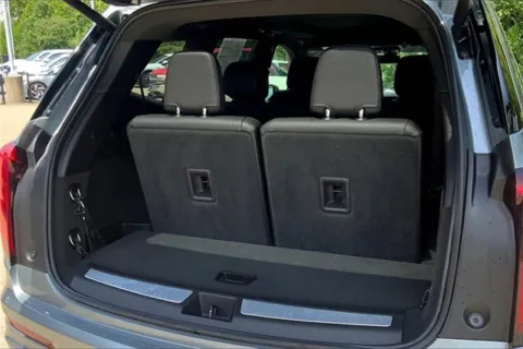 More photos of 2023 Cadillac XT6 Premium Luxury at Cable Dahmer Cadillac of Kansas City, MO