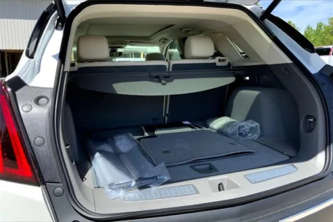 More photos of 2025 Cadillac XT5 Premium Luxury at Cable Dahmer Cadillac of Kansas City, MO