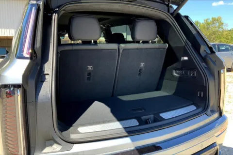 More photos of 2026 CADILLAC VISTIQ Platinum at Cable Dahmer Cadillac of Kansas City, MO