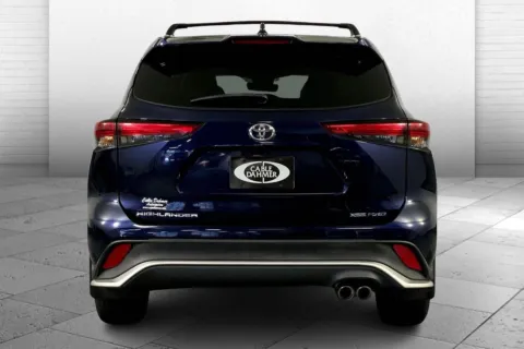 Another view of 2023 Toyota Highlander XSE for sale in Kansas City, MO at Cable Dahmer Cadillac of Kansas City
