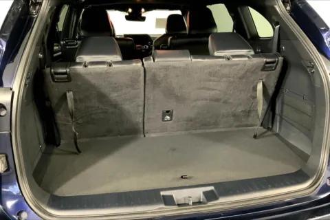 More photos of 2023 Toyota Highlander XSE at Cable Dahmer Cadillac of Kansas City, MO