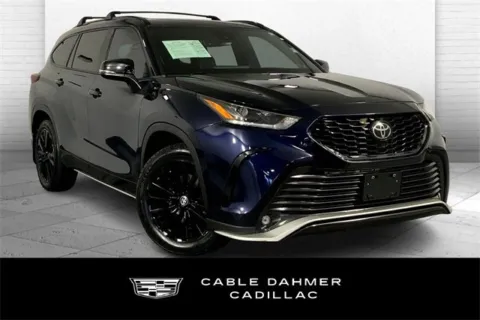 Blue 2023 Toyota Highlander L for sale in Kansas City, MO