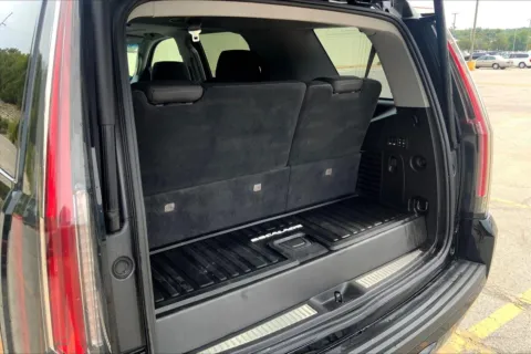 More photos of 2019 Cadillac Escalade Premium Luxury at Cable Dahmer Cadillac of Kansas City, MO