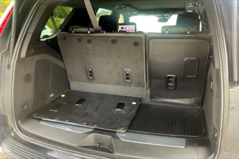 More photos of 2023 Cadillac Escalade 4WD Sport Platinum at Cable Dahmer Cadillac of Kansas City, MO