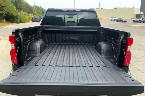 More photos of 2023 Chevrolet Silverado 1500 High Country at Cable Dahmer Cadillac of Kansas City, MO
