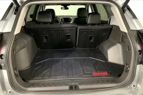 More photos of 2024 GMC Terrain SLT at Cable Dahmer Cadillac of Kansas City, MO