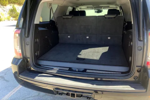 More photos of 2019 GMC Yukon XL SLT at Cable Dahmer Cadillac of Kansas City, MO