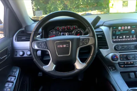 More photos of 2019 GMC Yukon XL SLT at Cable Dahmer Cadillac of Kansas City, MO