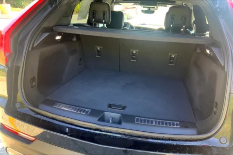 More photos of 2022 Cadillac XT4 Premium Luxury at Cable Dahmer Cadillac of Kansas City, MO