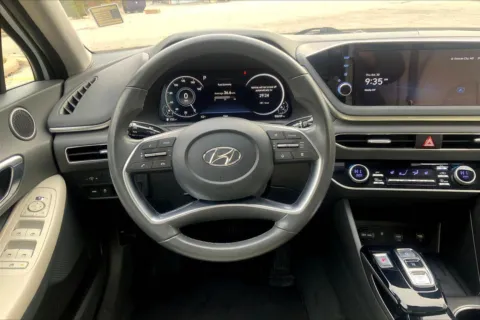 More photos of 2023 Hyundai Sonata SEL at Cable Dahmer Cadillac of Kansas City, MO