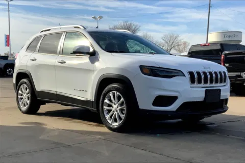 White 2020 Jeep Cherokee Latitude for sale in Topeka, KS