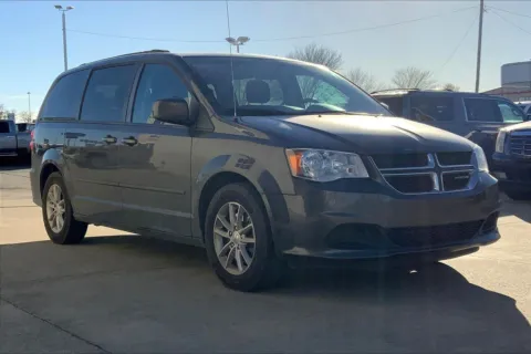 Gray 2016 Dodge Grand Caravan SXT for sale in Topeka, KS