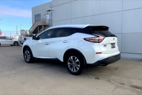 More photos of 2016 Nissan Murano SL at Cable Dahmer of Topeka, KS