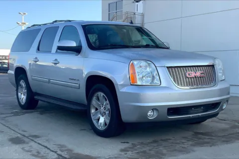 Silver 2013 GMC Yukon XL SLT for sale in Topeka, KS