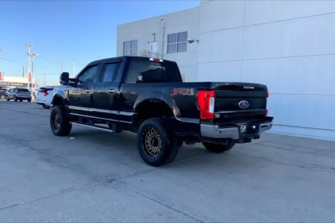 More photos of 2019 Ford Super Duty F-250 SRW LARIAT at Cable Dahmer of Topeka, KS