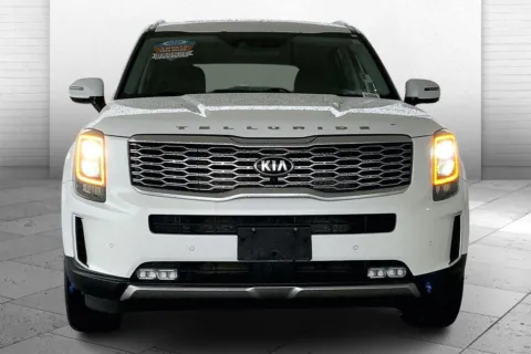 Photos of 2020 Kia Telluride SX for sale in Topeka, KS at Cable Dahmer of Topeka
