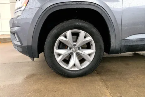 Photos of 2018 Volkswagen Atlas 3.6L V6 SE for sale in Topeka, KS at Cable Dahmer of Topeka