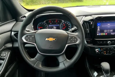 More photos of 2023 Chevrolet Traverse LT Cloth at Cable Dahmer of Topeka, KS
