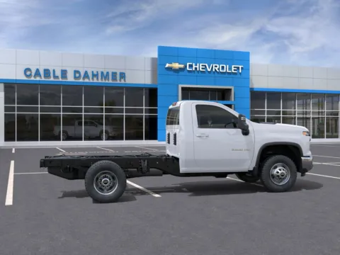 More photos of 2025 Chevrolet Silverado 3500 HD Chassis Cab Work Truck at Cable Dahmer of Topeka, KS