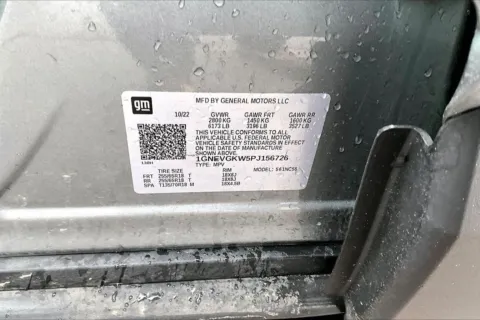 More photos of 2023 Chevrolet Traverse LT Cloth at Cable Dahmer of Topeka, KS