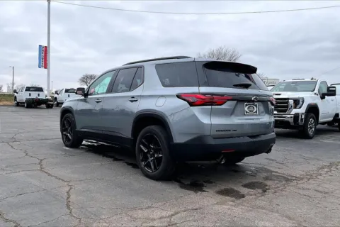 More photos of 2023 Chevrolet Traverse LT Cloth at Cable Dahmer of Topeka, KS