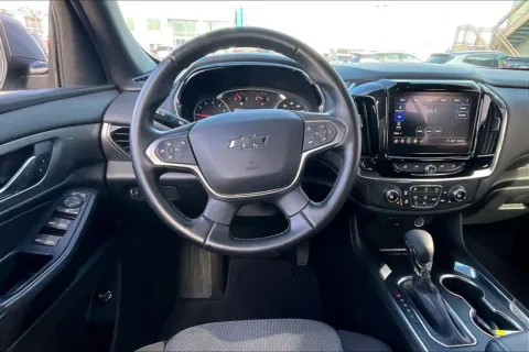 More photos of 2023 Chevrolet Traverse LT Cloth at Cable Dahmer of Topeka, KS