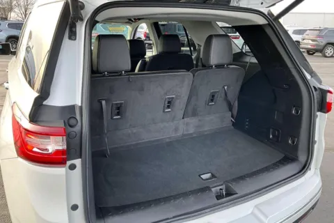 More photos of 2021 Chevrolet Traverse Premier at Cable Dahmer of Topeka, KS