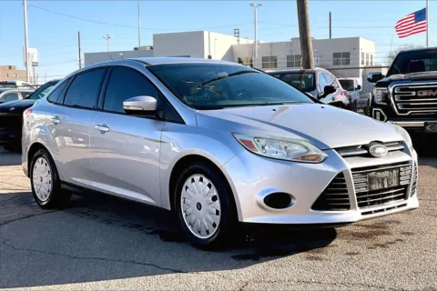 Silver 2013 Ford Focus SE for sale in Topeka, KS