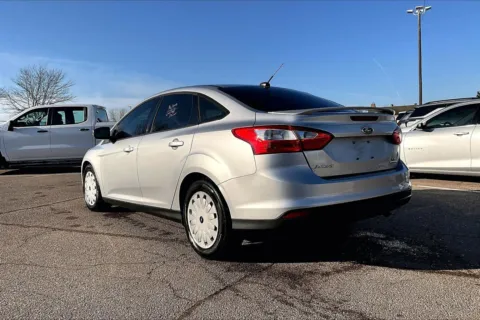 More photos of 2013 Ford Focus SE at Cable Dahmer of Topeka, KS