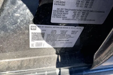 More photos of 2022 GMC Sierra 1500 SLT at Cable Dahmer of Topeka, KS