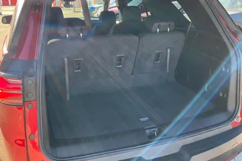 More photos of 2023 Chevrolet Traverse LT Cloth at Cable Dahmer of Topeka, KS