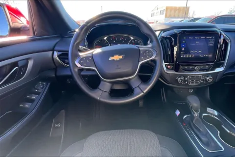 More photos of 2023 Chevrolet Traverse LT Cloth at Cable Dahmer of Topeka, KS