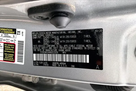 More photos of 2021 Toyota Highlander Hybrid Platinum at Cable Dahmer of Topeka, KS