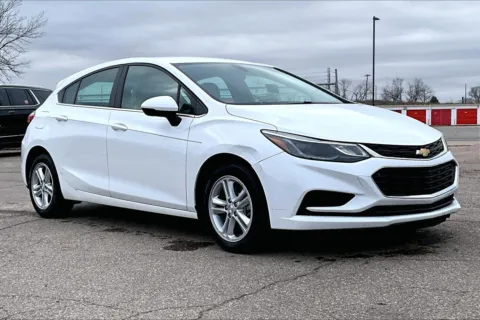 White 2017 Chevrolet Cruze LT for sale in Topeka, KS