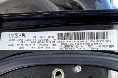 More photos of 2017 RAM 2500 SLT at Cable Dahmer of Topeka, KS