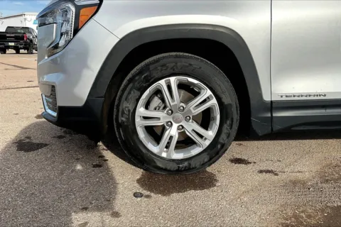 Photos of 2022 GMC Terrain SLE for sale in Topeka, KS at Cable Dahmer of Topeka